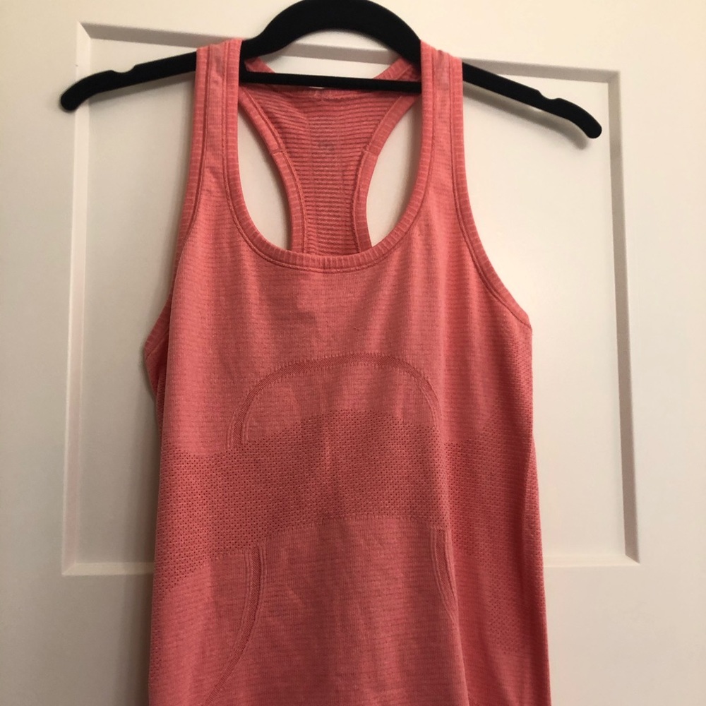 Lululemon size 4 pink top